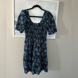 Gap blue floral dress - size small - SO cute and comfortable
